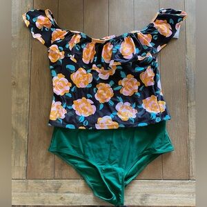 Coeur de Vague floral off-shoulder tankini, size L